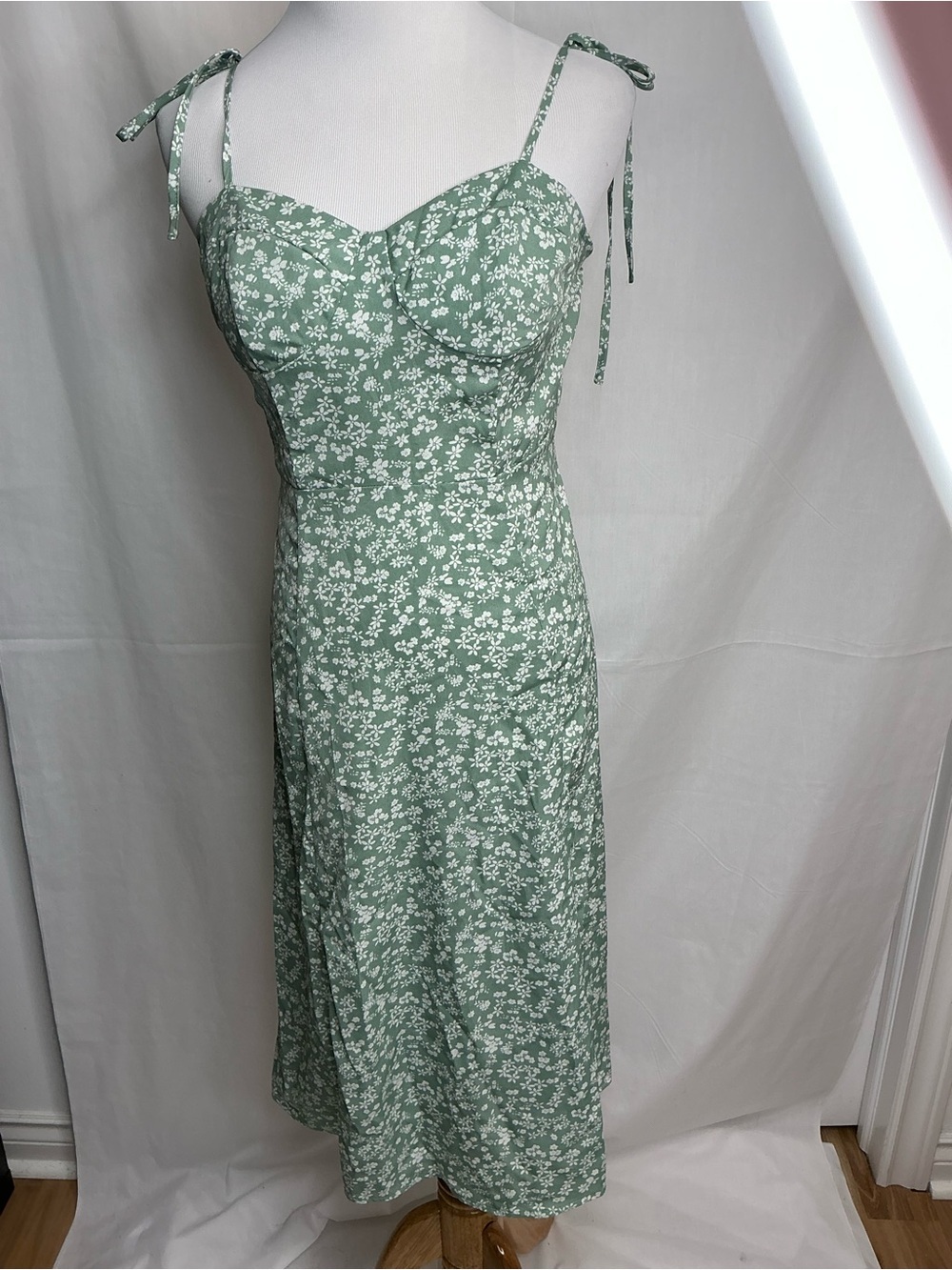 2216 - SHEIN Sage Green Floral Tie-Shoulder Midi Dress - Picture 2 of 7